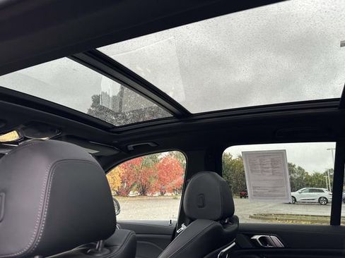 Certified 2025 BMW X5 xDrive50e w/ Premium Package image 23