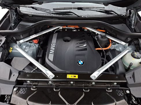 Certified 2025 BMW X5 xDrive50e w/ M Sport Package image 29