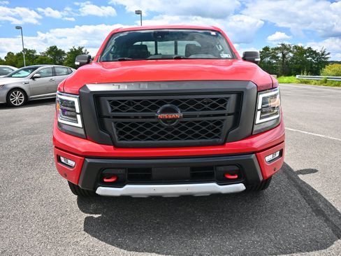 Used 2022 Nissan Titan PRO-4X w/ Pro-4x Convenience Package AWD/4WD image 3
