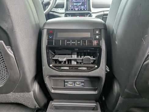 Used 2024 Jeep Grand Cherokee L Laredo AWD/4WD image 30
