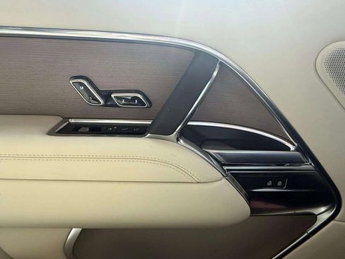 Used 2023 Land Rover Range Rover Long Wheelbase Autobiography image 34