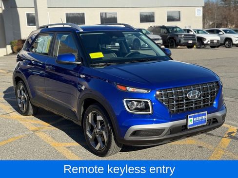 Used 2023 Hyundai Venue Limited image 8