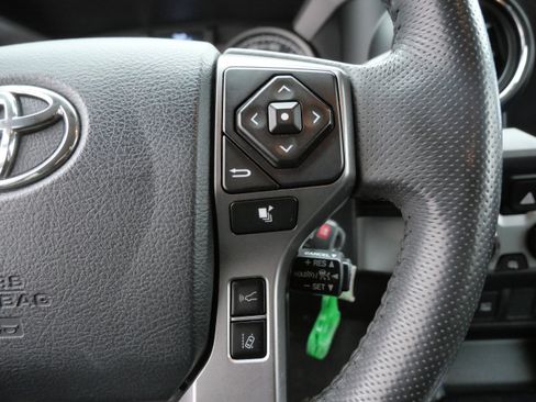 Certified 2019 Toyota Tacoma SR5 image 29