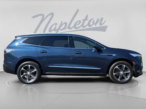 Used 2022 Buick Enclave Essence w/ LPO, Touring Package AWD/4WD image 9