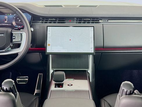 New 2026 Land Rover Range Rover SE image 15