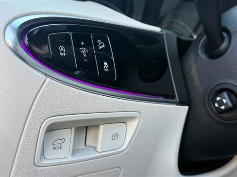 Used 2022 Genesis GV70 2.5T w/ Advanced Package image 13