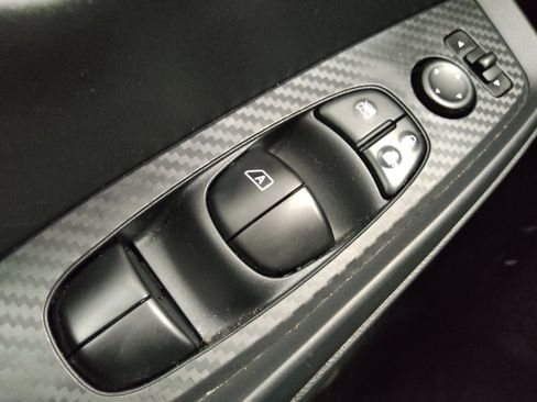 Used 2020 Nissan Sentra SV image 27