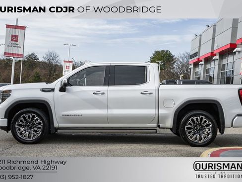 Used 2024 GMC Sierra 1500 Denali Ultimate image 3
