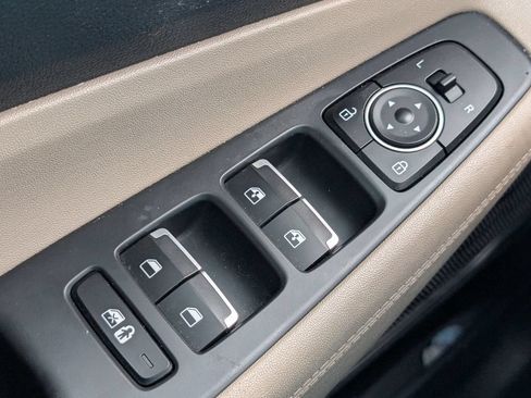 Used 2023 Hyundai Santa Fe SEL w/ Winter Weather Package FWD image 12