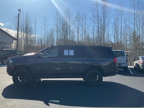 Used 2023 GMC Yukon XL AT4 image 8