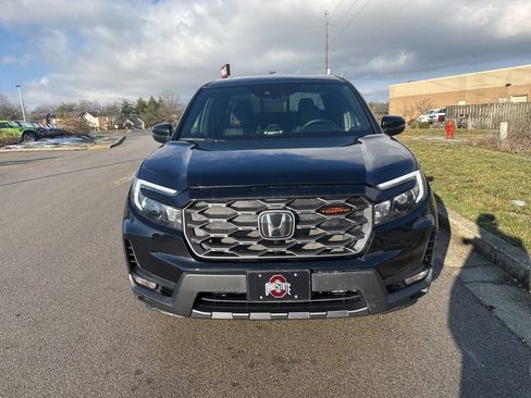 Used 2025 Honda Ridgeline TrailSport image 2