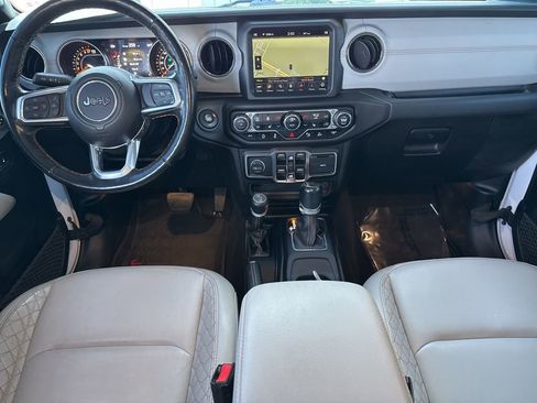 Used 2021 Jeep Gladiator Overland image 18