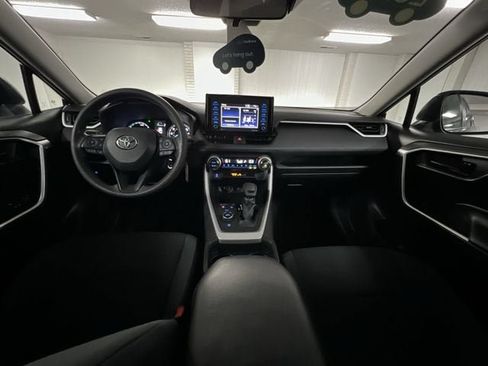 Used 2020 Toyota RAV4 LE AWD/4WD image 19