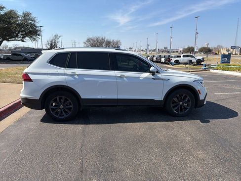 Used 2022 Volkswagen Tiguan SE image 4