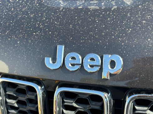Used 2020 Jeep Grand Cherokee Limited AWD/4WD image 9