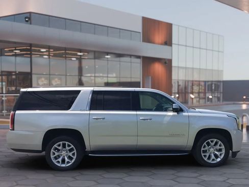 Used 2019 GMC Yukon XL SLE w/ SLE Value Package AWD/4WD image 5