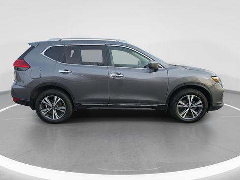 Used 2017 Nissan Rogue SL w/ SL Premium Package image 4