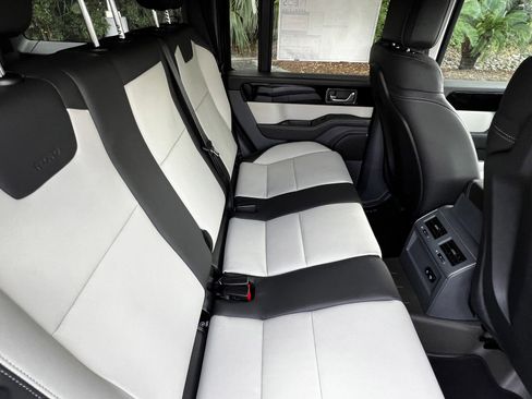 New 2025 INEOS Grenadier Fieldmaster Edition image 32