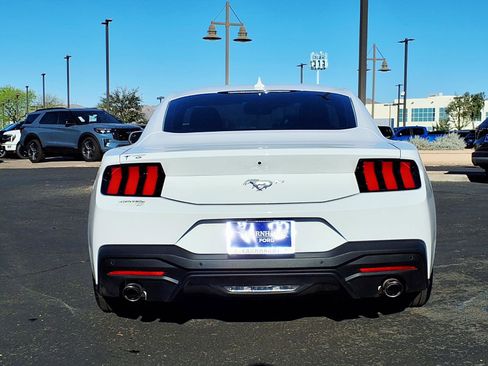 Used 2025 Ford Mustang EcoBoost image 5