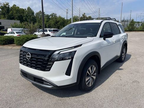 New 2026 Nissan Pathfinder SL FWD image 7