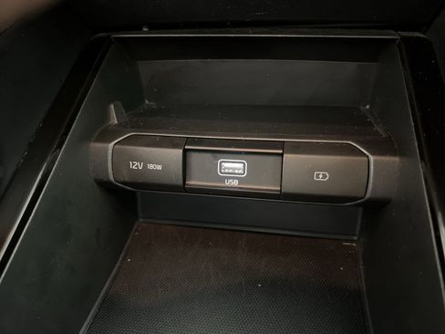 Used 2020 Kia Telluride LX image 31