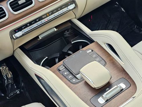 Used 2022 Mercedes-Benz GLS 450 4MATIC image 38