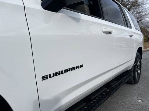 Used 2023 Chevrolet Suburban Z71 w/ Luxury Package image 88