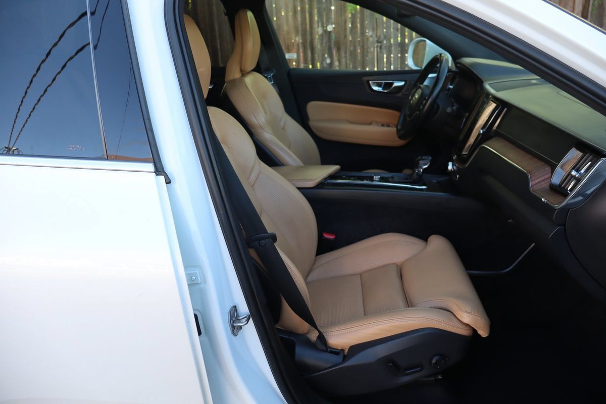 Used 2019 Volvo XC60 T5 Inscription w/ Protection Package AWD/4WD image 22
