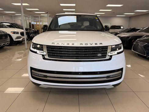 Used 2023 Land Rover Range Rover Long Wheelbase SE AWD/4WD image 3