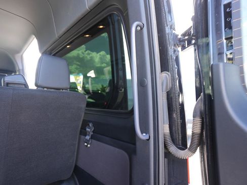 Used 2025 Mercedes-Benz Sprinter 2500 image 24
