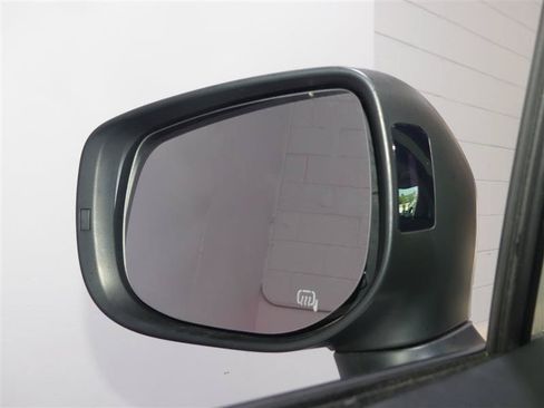 Used 2021 Subaru Crosstrek 2.5i Sport w/ Moonroof Package AWD/4WD image 13
