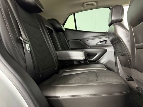 Used 2022 Buick Encore Preferred AWD/4WD image 26