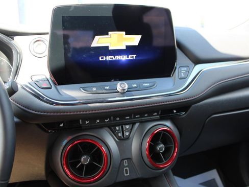 Used 2025 Chevrolet Blazer RS FWD image 30