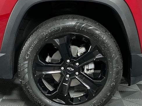 Used 2025 Chevrolet Equinox LT w/ Safety and Technology Package FWD image 10