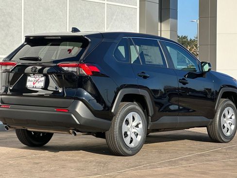 New 2025 Toyota RAV4 LE image 4