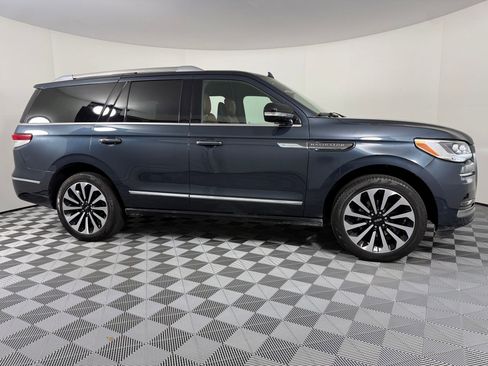 Used 2024 Lincoln Navigator Reserve image 8