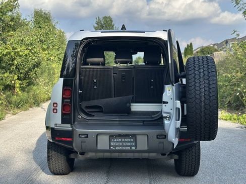 Certified 2021 Land Rover Defender 90 X-Dynamic S image 8