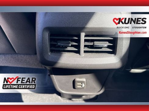 Used 2024 GMC Terrain SLT image 45