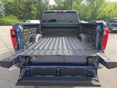 New 2026 GMC Sierra 2500 Denali w/ Denali Reserve Package AWD/4WD image 22