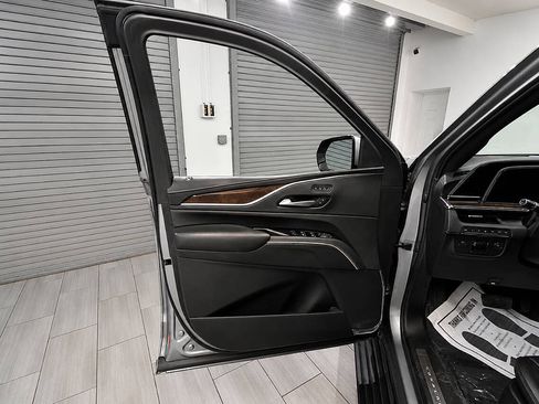 Used 2023 Cadillac Escalade Sport Platinum w/ LPO, ONYX Package AWD/4WD image 15