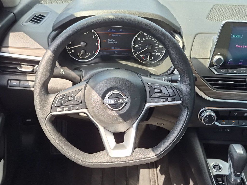 Used 2025 Nissan Altima 2.5 SV AWD/4WD image 22
