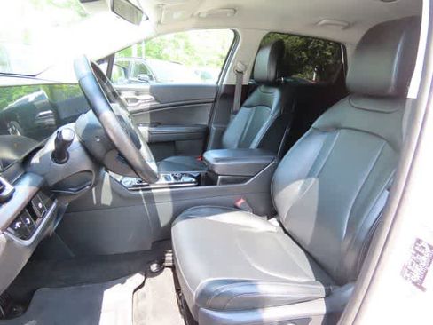 Used 2023 Kia Sportage EX FWD image 12