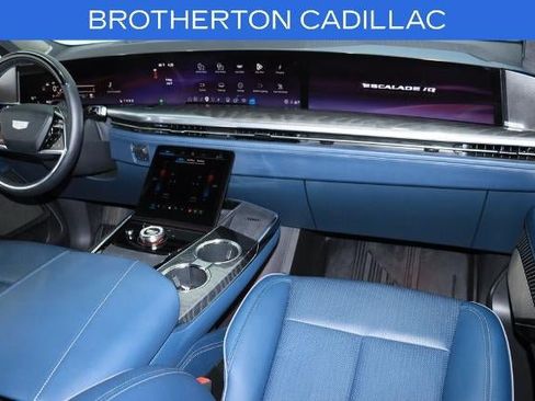 Certified 2025 Cadillac Escalade IQ Sport 2 AWD/4WD image 32