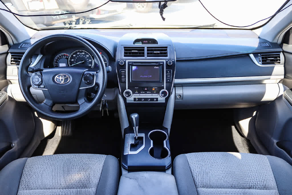 Used 2014 Toyota Camry LE FWD image 12