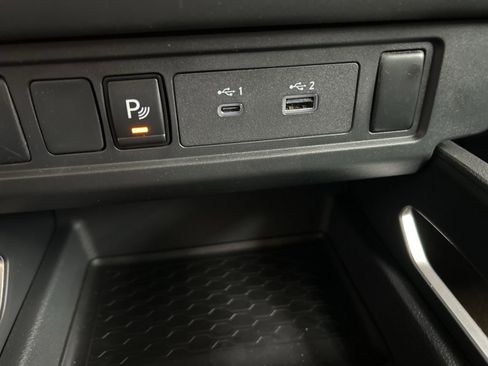 Used 2025 Nissan Frontier SV image 21