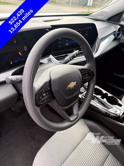 Used 2026 Chevrolet Trax LT FWD image 19