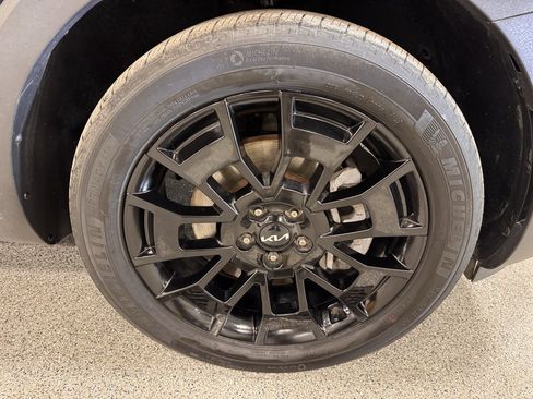 Certified 2022 Kia Telluride SX w/ Nightfall Edition Package image 34