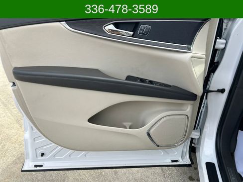 Used 2017 Lincoln MKX Reserve image 10