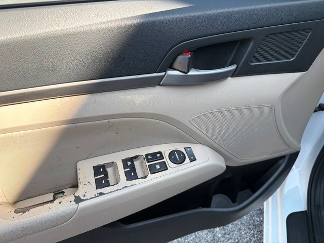 Used 2017 Hyundai Elantra Value Edition FWD image 23