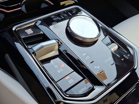 New 2026 BMW 530i xDrive w/ Premium Package image 14